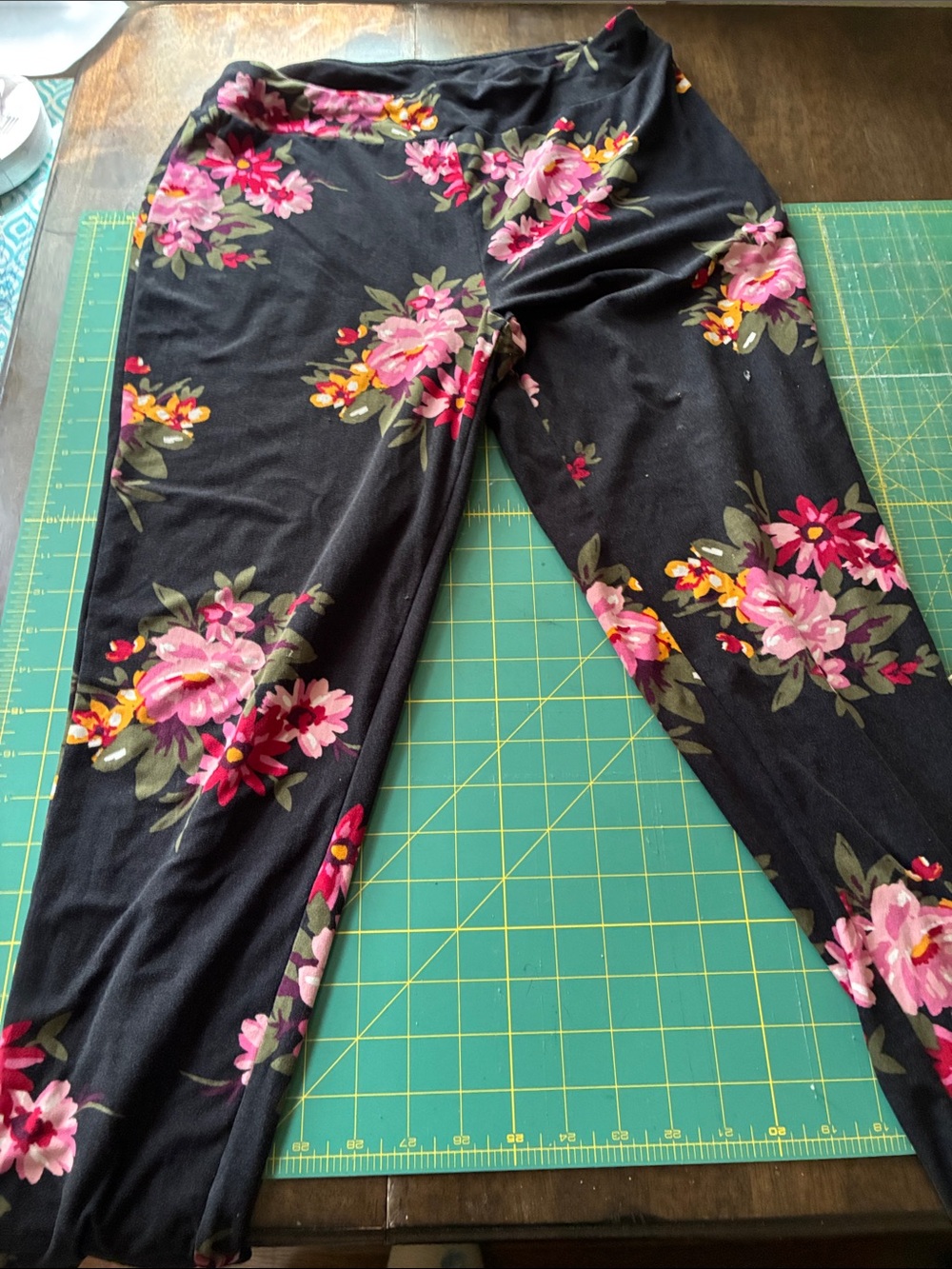 Terra & Sky Black Floral Stretch Leggings with Pink Blooms